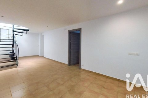 Villa for sale in Alcala la Real, Jaen, Spain 3 bedrooms, 179 sq.m. No. 184705 - photo 24