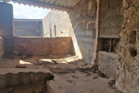 Finca for sale in Alicante, Spain 1 bedroom, 889 sq.m. No. 183854 - photo 17