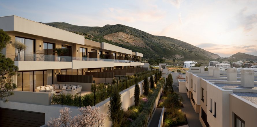 Huoneisto Fuengirola, Malaga, Espanja 3 makuuhuonetta, 194 m2 No. 180468