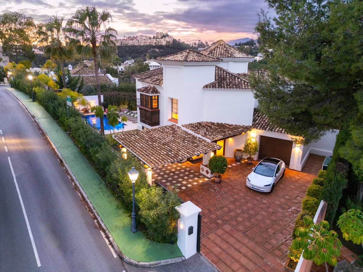 Villa in Benahavis, Malaga, Spanien 4 Schlafzimmer, 373 m2 Nr. 135954