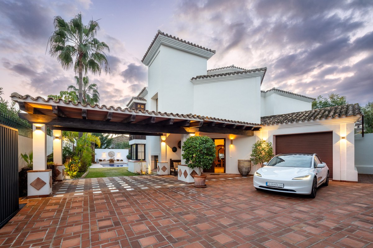 Villa in Benahavis, Malaga, Spanien 4 Schlafzimmer, 373 m2 Nr. 135954