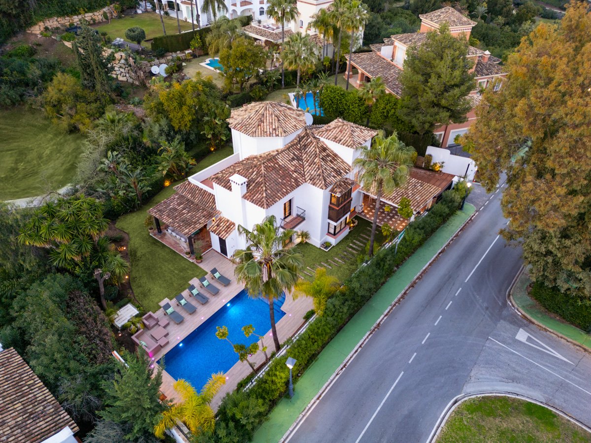 Villa in Benahavis, Malaga, Spanien 4 Schlafzimmer, 373 m2 Nr. 135954
