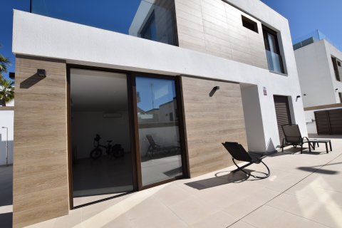 Villa à vendre Benijofar, Alicante, Espagne, 3 chambres, 175 m2 No. 139360 - photo 4