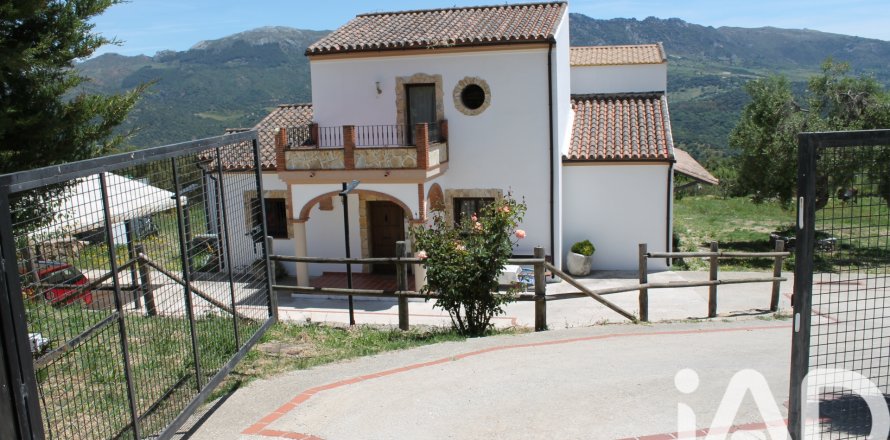 Māja Cortes de la Frontera, Malaga, Spānijā 4 istabas, 319 m2 Nr. 188325