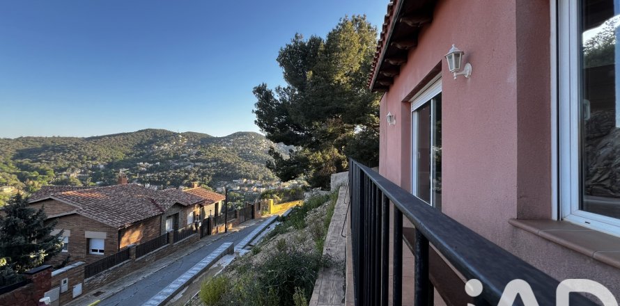 House in Sant Fost de Campsentelles, Barcelona, Spanien 4 Schlafzimmer, 269 m2 Nr. 188327