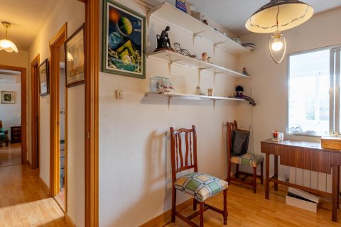 Takvåning till salu i Madrid, Spanien 3 sovrum, 95 kvm. Nr. 146507 - foto 27