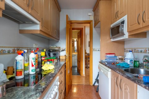 Takvåning till salu i Madrid, Spanien 3 sovrum, 95 kvm. Nr. 146507 - foto 12