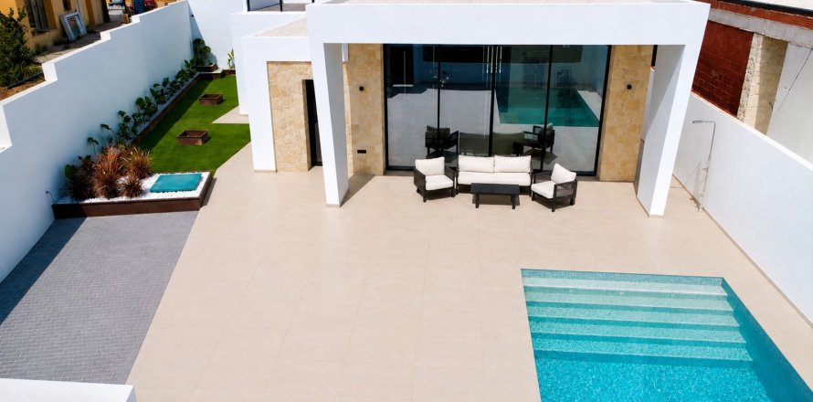 Villa Torrevieja, Alicante, Spānijā 3 istabas, 135 m2 Nr. 188966