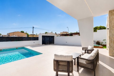 Villa pārdošanā Torrevieja, Alicante, Spānijā 3 istabas, 135 m2 Nr. 188966 - attēls 9