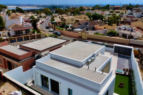 Villa pārdošanā Torrevieja, Alicante, Spānijā 3 istabas, 135 m2 Nr. 188966 - attēls 3