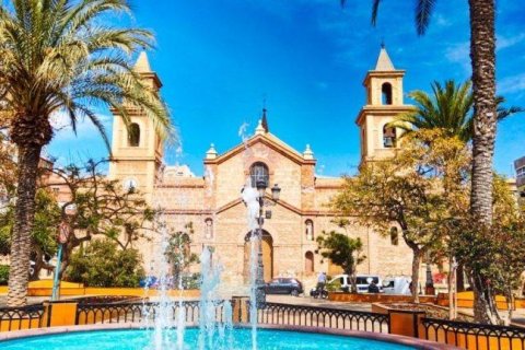Apartamento en venta en Torrevieja, Alicante, España 2 dormitorios, 106 m2 No. 188962 - foto 5