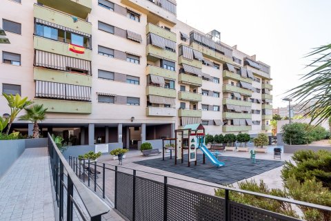 Lägenhet i Alicante, Spanien 3 sovrum, 100 kvm. Nr. 196739