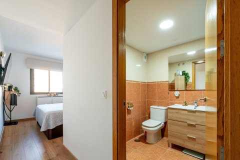 Apartment à vendre à Alicante, Espagne, 3 chambres, 100 m2 No. 196739 - photo 4