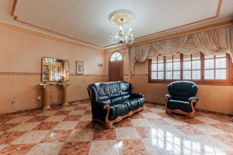 Villa i Alicante, Spanien 3 sovrum, 199 kvm. Nr. 196736
