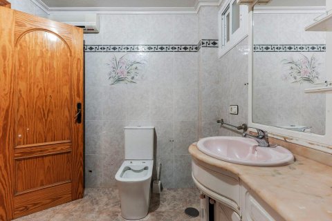 Villa à vendre à Alicante, Espagne, 3 chambres, 199 m2 No. 196736 - photo 10