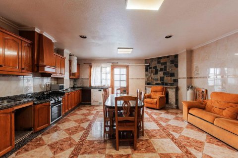 Villa à vendre à Alicante, Espagne, 3 chambres, 199 m2 No. 196736 - photo 3