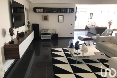 Dom w Sant Boi de Llobregat, Barcelona, Hiszpania 4 sypialnie, 270 mkw. nr 153841 – zdjęcie 13