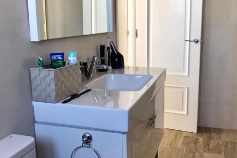 Dom w Sant Boi de Llobregat, Barcelona, Hiszpania 4 sypialnie, 270 mkw. nr 153841 – zdjęcie 17