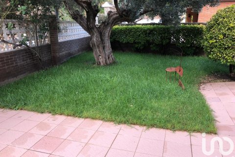 Dom w Sant Boi de Llobregat, Barcelona, Hiszpania 4 sypialnie, 270 mkw. nr 153841 – zdjęcie 2