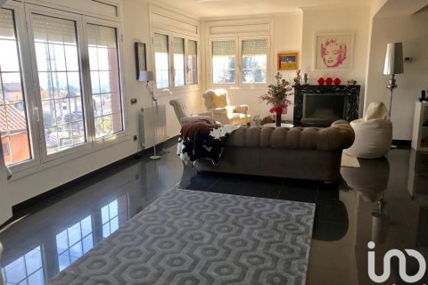 Dom w Sant Boi de Llobregat, Barcelona, Hiszpania 4 sypialnie, 270 mkw. nr 153841 – zdjęcie 23