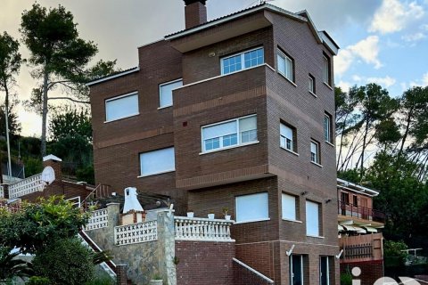 Dom w Sant Boi de Llobregat, Barcelona, Hiszpania 4 sypialnie, 270 mkw. nr 153841 – zdjęcie 4