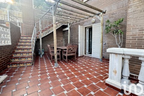 Dom w Sant Boi de Llobregat, Barcelona, Hiszpania 4 sypialnie, 270 mkw. nr 153841 – zdjęcie 8