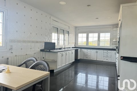 Dom w Sant Boi de Llobregat, Barcelona, Hiszpania 4 sypialnie, 270 mkw. nr 153841 – zdjęcie 25