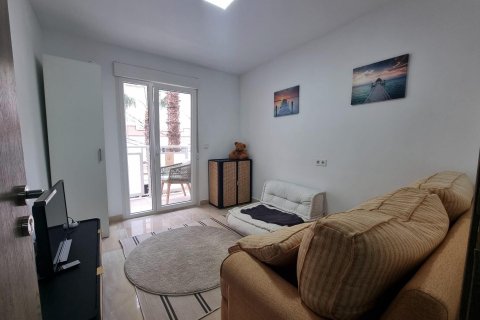 Apartment for sale Torrevieja, Alicante, Spain 4 bedrooms, 120 sq.m. No. 116919 - photo 12