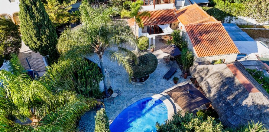 House in Javea, Alicante, Spain 4 bedrooms, 346 sq.m. No. 157076