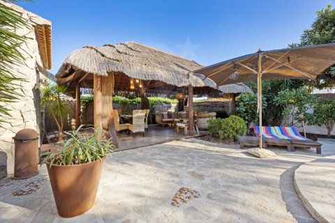 House for sale in Javea, Alicante, Spain 4 bedrooms, 346 sq.m. No. 157076 - photo 5