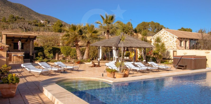 House in Benissa, Alicante, Spain 8 bedrooms, 607 sq.m. No. 157079