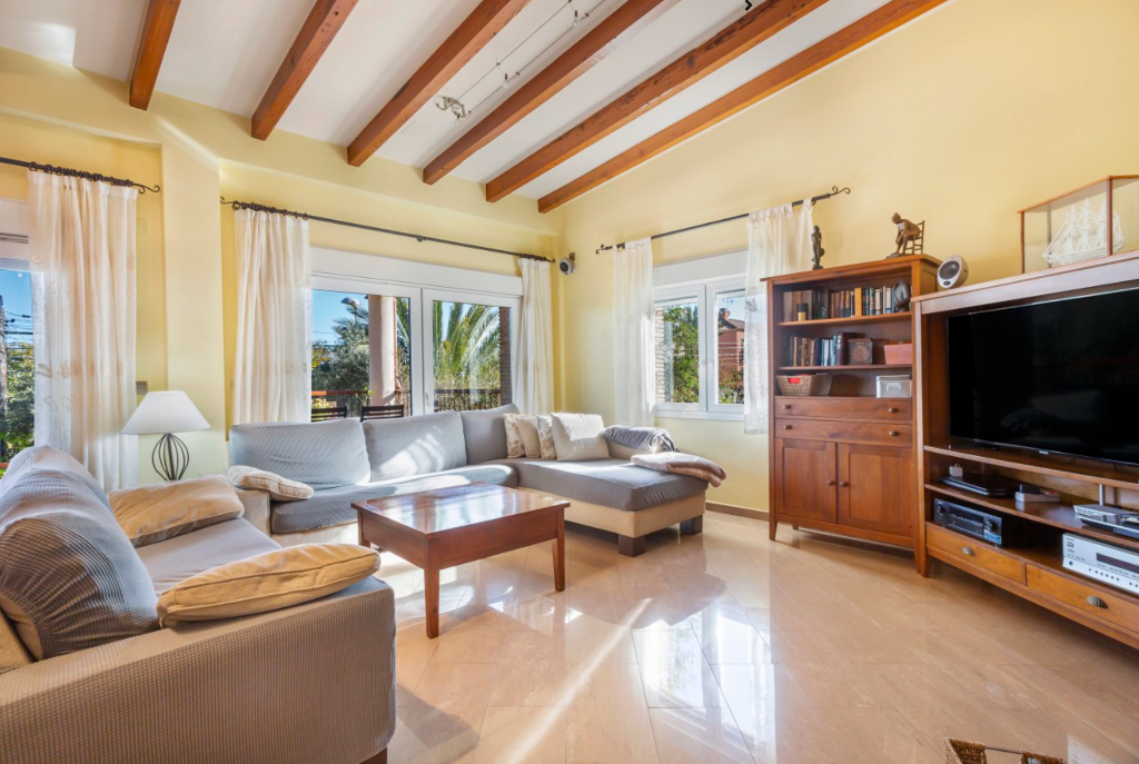 Villa in Torrevieja, Alicante, Spain 5 bedrooms, 407 sq.m. No. 145421
