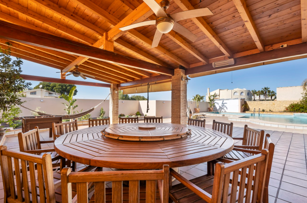 Villa in Torrevieja, Alicante, Spain 5 bedrooms, 407 sq.m. No. 145421
