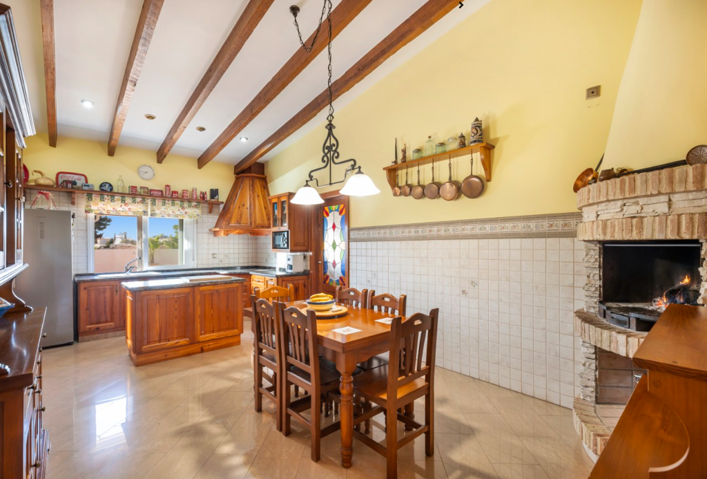Villa in Torrevieja, Alicante, Spain 5 bedrooms, 407 sq.m. No. 145421