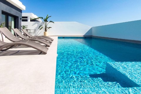 Продажа виллы в Сьюдад Кесада, Аликанте, Испания 4 спальни, 265м2 №145426 - фото 2