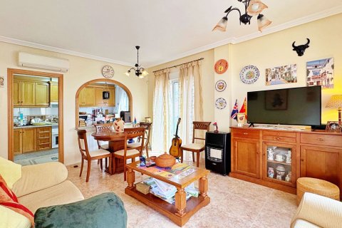 Tvåvåningslägenhet till salu i Villamartin, Alicante, Spanien 3 sovrum, 98 kvm. Nr. 143225 - foto 11