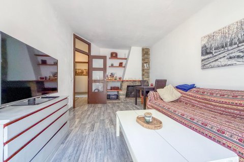 Apartment for sale in Premia De Dalt, Barcelona, Spain 4 bedrooms, 84 sq.m. No. 166888 - photo 2