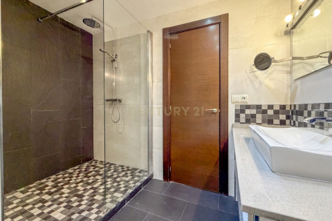 Apartment for sale in Premia De Dalt, Barcelona, Spain 4 bedrooms, 84 sq.m. No. 166888 - photo 10
