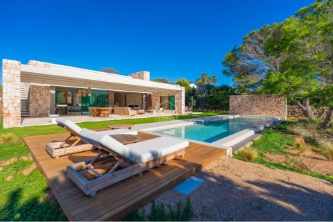 Villa for sale in Mahon, Menorca, Spain 4 bedrooms, 468 sq.m. No. 149411 - photo 2