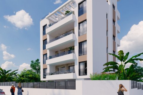 Apartamento en venta en Torrevieja, Alicante, España 2 dormitorios, 67 m2 No. 196423 - foto 2