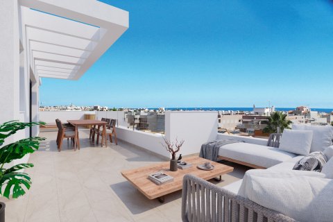Apartamento en venta en Torrevieja, Alicante, España 2 dormitorios, 67 m2 No. 196423 - foto 3
