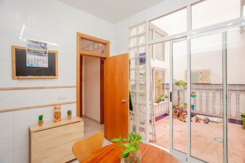 Lägenhet till salu Valencia, Spanien 3 sovrum, 131 kvm. Nr. 133424 - foto 12