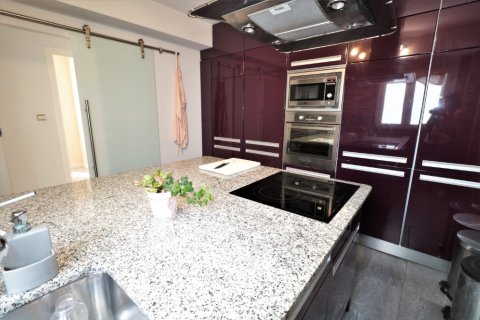 Huoneisto myytävänä Torrevieja, Alicante, Espanja, 3 makuuhuonetta, 108 m2 No. 145986 - kuva 3