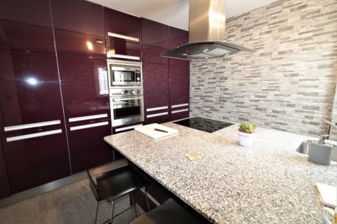 Huoneisto myytävänä Torrevieja, Alicante, Espanja, 3 makuuhuonetta, 108 m2 No. 145986 - kuva 12