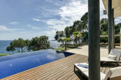 House for sale in Palafrugell, Girona, Spain 5 bedrooms, 375 sq.m. No. 160088 - photo 8