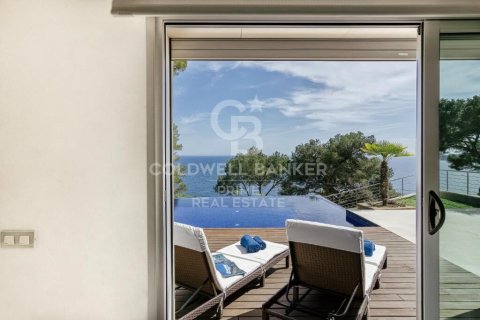 House for sale in Palafrugell, Girona, Spain 5 bedrooms, 375 sq.m. No. 160088 - photo 18