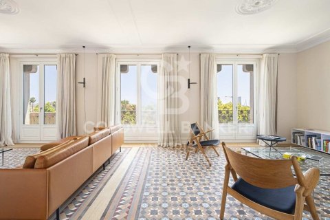 Продажа квартиры в Барселона, Испания 3 спальни, 184м2 №160090 - фото 4