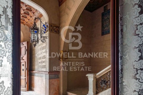 Продажа квартиры в Барселона, Испания 3 спальни, 184м2 №160091 - фото 9