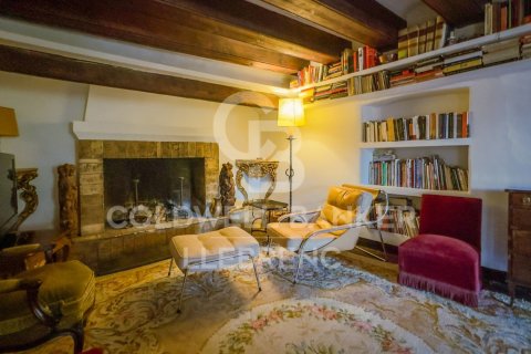 Dom w Barcelona, Hiszpania 8 sypialni, 963 mkw. nr 160092 – zdjęcie 15