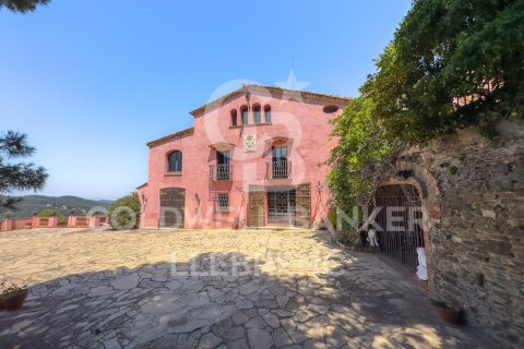 Hus i Barcelona, Spanien 8 sovrum, 963 kvm. Nr. 160092